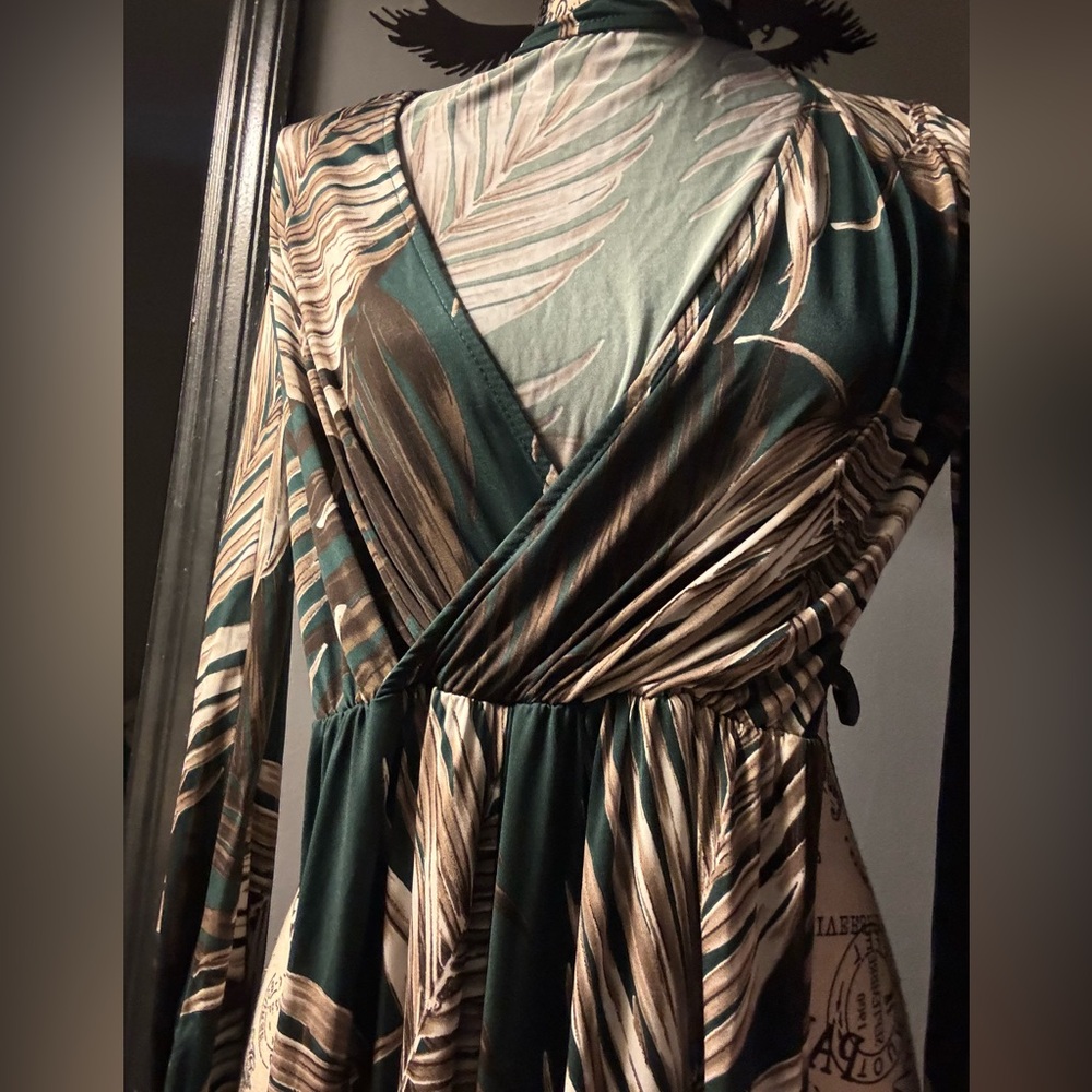 Elegant Green and Cream Wrap Dress